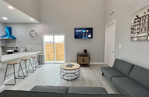 Brownsville Condo | Miramar #1 - Modern & Spacious 3BD/3BA - WiFi