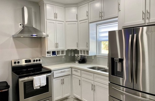 Brownsville Condo | Miramar #2 - Modern & Spacious 3BD/3BA - WiFi