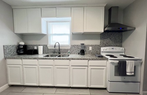 Brownsville House | Miramar #4 - Gorgeous and Spacious 3BD/2BA - WiFi