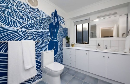 Somers House | Miramar Hideaway - Water Views and a Short Walk to the Beach