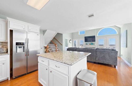 Shoreacres House | Miramar — Miramar by BeachBox