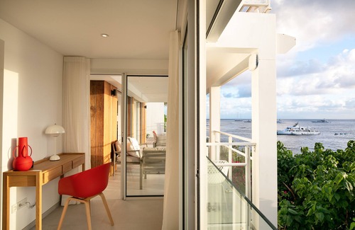 Lurin Apartment | Miramar | Ocean Front - Located in Wonderful Gustavia with House Cleaning Included