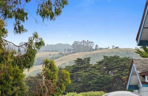 Half Moon Bay House | Miramar Penthouse Coastal Elegance in the Heart of Half Moon Bay