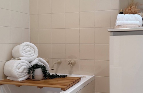 Miranda House | Miranda Retreat Stylish 1-Bedroom Near Cronulla & Sydney Airport