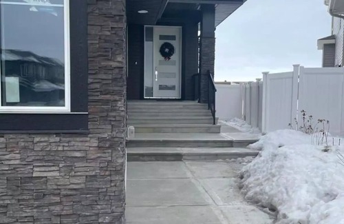 Northeast Edmonton House | Miratus Basement suite 2 Bed. Free parking on site