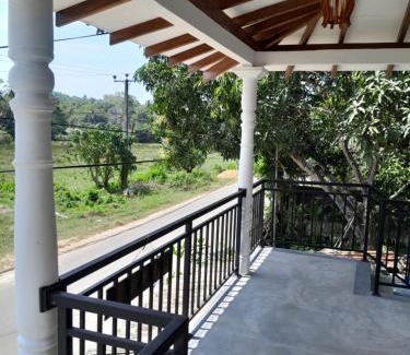 Kamburugamuwa Apartment | Mirissa sylph family guest