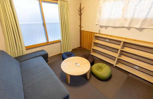 Fushimi Apartment | Miro Fusimiinari Tei South