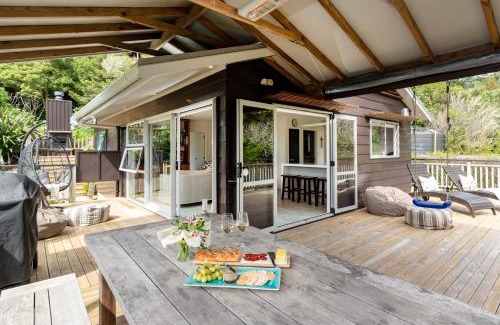 Palm Beach House | Miro Magic - Stay Waiheke