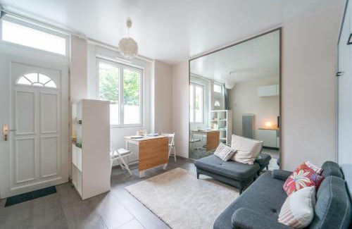 Petit-Ivry Apartment | Miroir en Lumière - Studio à 10min du 13e Paris