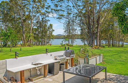 West Haven House | Mirror Bay Apartment