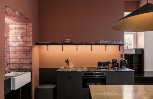 New Farm Apartment | Miss Midgley's - Locker Room