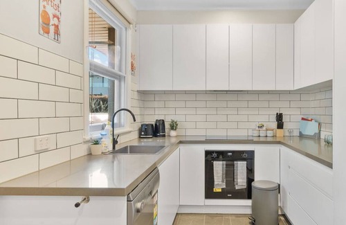 North Ryde House | Miss. Orange's Base in Ryde