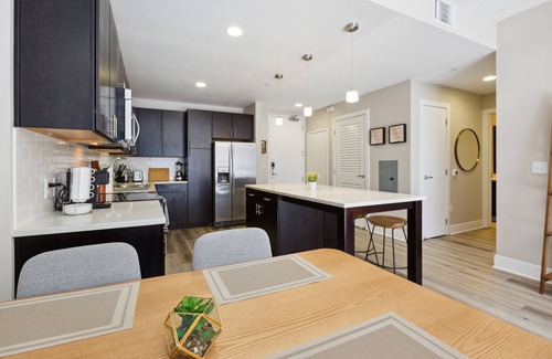 Mission Bay Apartment | Mission Bay 1 BR w/Office by Anyplace - 11450