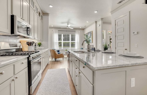 Fayetteville House | Mission House - 2.5 mi to UofA and DT Fayetteville