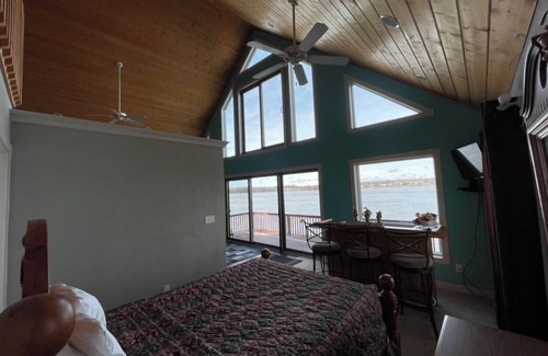 East Moline Apartment | Mississippi River House