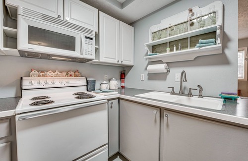 Nixa Apartment | Missouri Couple's Retreat: 'Shouse' w/Patio, Yard