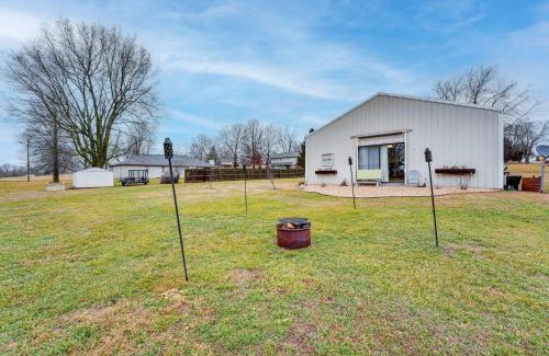 Nixa Apartment | Missouri Couples Retreat Shouse with Patio, Yard