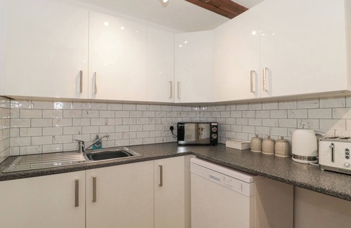 Brean Cottage | MISTLETOE COTTAGE, family friendly, with a garden in Brean