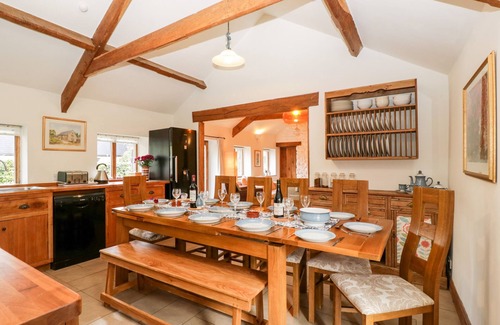 Kemeys Commander Cottage | MISTLETOE COTTAGE, pet friendly, character holiday cottage in Usk
