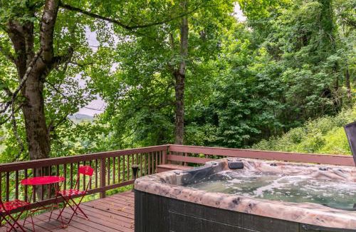 Boone House | Misty Mornings Escape