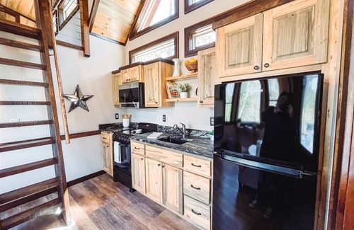 Morganton Cabin | Misty Mountain Treehouse- Blue Ridge GA