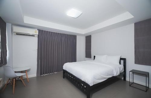 Wang Burapha Phirom Apartment | Mitr Inn The Grand Palace - Mrt Samyot Station มิตร อินน์ พระบรมมหาราชวัง