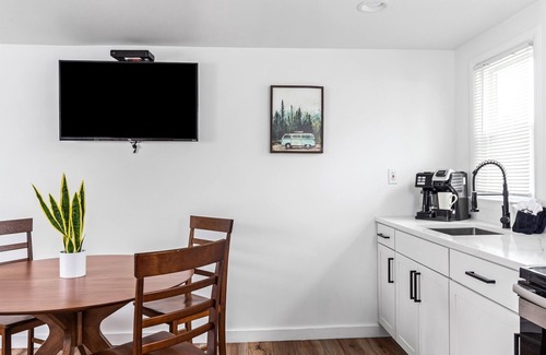 Ludington Apartment | Mitten Flats #7 - 1 Block to the beach!