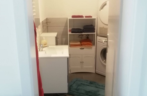 Huttenthal Apartment | Mitten im Odenwald, Wohnung mit Überdacht. Terrasse u. Balkon, Kinder Willkommen