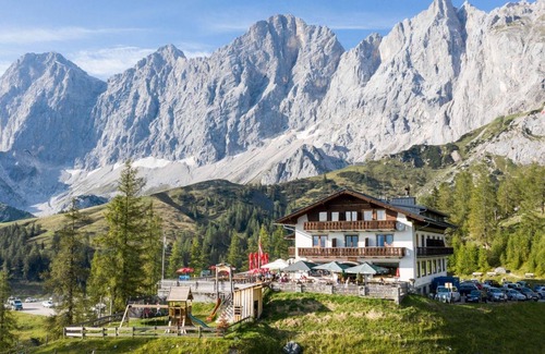 Ramsau am Dachstein Cabin | Mitterspitz mit Dusche, WC - Berghotel Türlwand