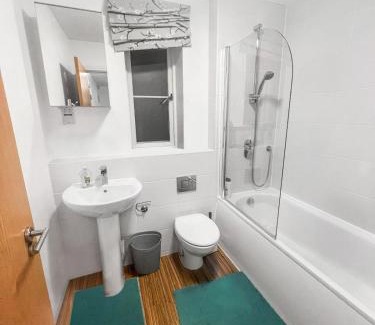 Milton Keynes Apartment | Mk Comfy Cosy Corner 6 Bedrooms