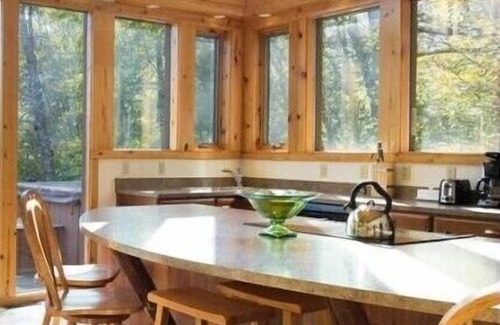 Davis House | ML06-View! Walk to Lake! Pets Ok! Hot tub! A/C