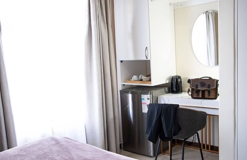 Gaborone Bed & Breakfast | Mmaset Houses 3-bedrooms
