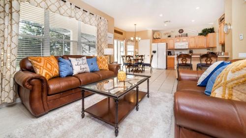 Windsor Hills House | MNL2696