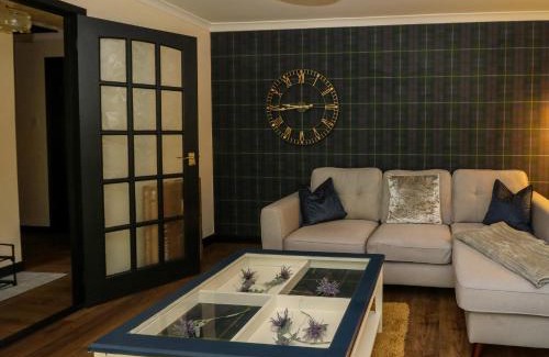 Roybridge House | Mo Dhachaidh