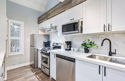 Craigleith Apartment | Mo109 North Creek with Hot Tub and Tennis!