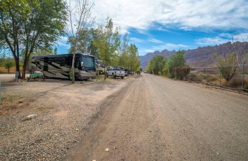 Moab South Valley House | Moab RV Resort Glamping RV Fully Setup OK42