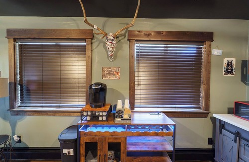 Naturita House | Moab–Telluride Stay. Pets RVs Group Friendly