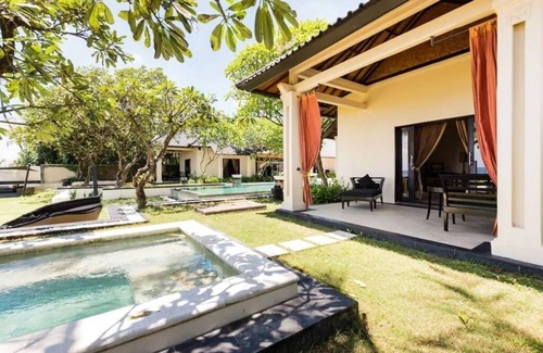 Kahuku House | Moana Villa - Luxury beachfront, Pool, AC