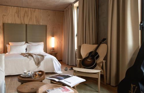 Les Puces de Saint-Ouen Hotel | MOB House