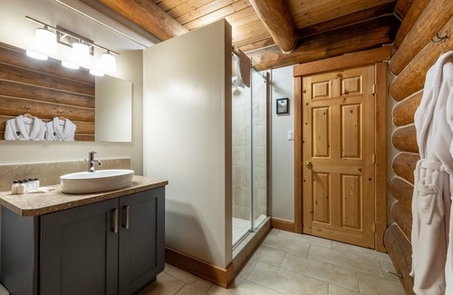 Golden Cabin | Moberly Lodge