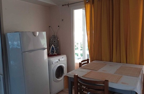 Peyruis House | Mobil Home au Calme en Provence