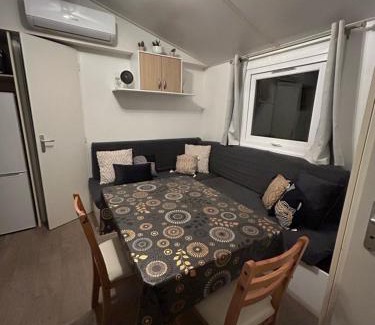 La Roque-d'Antheron Other | Mobil-Home au pied du Luberon