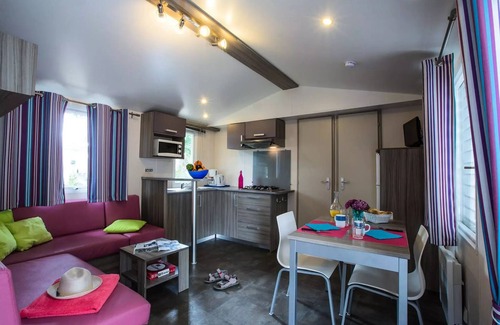 Clohars-Fouesnant House | Mobil-home | Comfort | 2 Bedrooms | 4/6 pers. | Raised terrace | TV