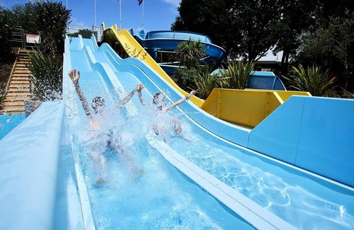 Monterblanc House | Mobil-home | Comfort XL | 3 Bedrooms | 6 sleeps | Raised terrace | A/C