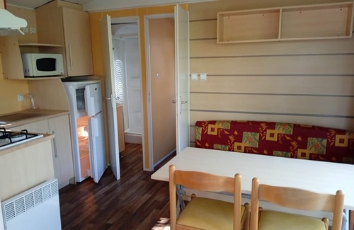 La Roque-d'Antheron House | Mobil-home 4 Personnes Climatisé au Cœur de la Provence
