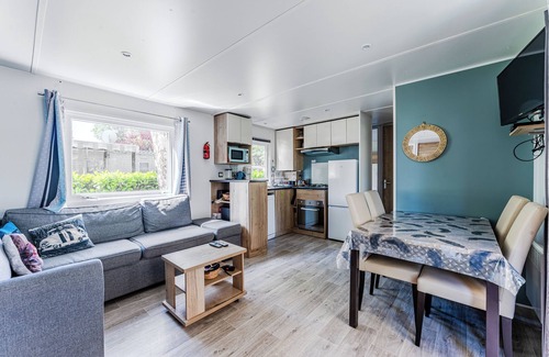 Gastes RV Rental | Mobil-home Gastes Landes with Pool, Private Terrace, and Air Conditioning – Family Friendly