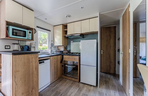 Gastes RV Rental | Mobil-home Gastes Landes with Pool, Private Terrace, and Air Conditioning – Family Friendly