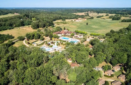 Saint-Avit-de-Vialard House | Mobil-home | Premium | 3 Bedrooms | 6/8 sleeps | Raised terrace | A/C