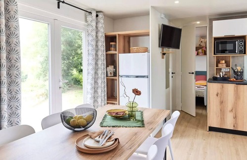 Pouzauges House | Mobil-home Prestige Smala - 4 bedrooms - 2 bathrooms - 2 WC - CLIM - TV + Dishwasher 8 persons