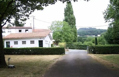 Pouzauges House | Mobil-home Prestige Trio - 3 bedrooms - 2 bathrooms - 2 WC - CLIM - TV + Dishwasher 8 persons